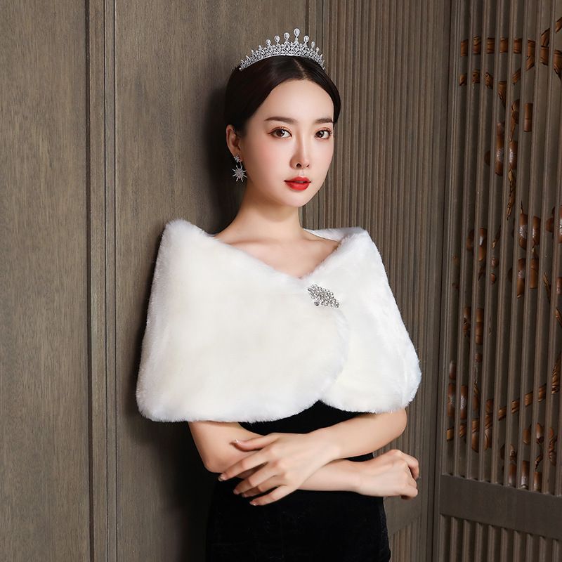 女性ブライダルショールの結婚式の岬冬暖かいボレロマントコート - Winter Clothing Pk のレビューと価格